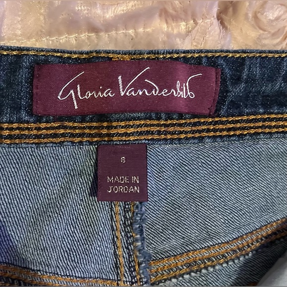Size 8 Gloria Vanderbilt Jeans - Picture 2 of 3